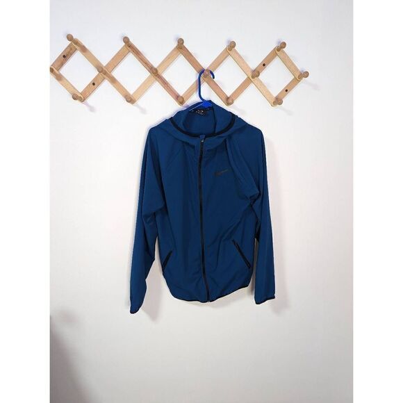 Nike Men's Full Zip Lightweight Dry-Fit Jacket - Size Medium - Picture 1 of 6